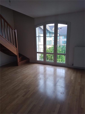 t4 à la location -   10200  BAR SUR AUBE, surface 89 m2 location t4 - UBI472470173